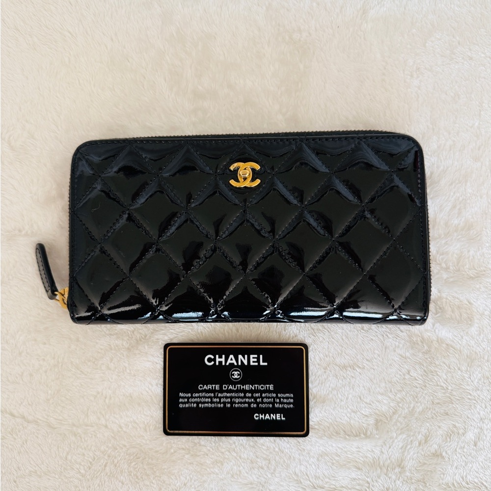 Chanel Black Patent Quilted Wallet
